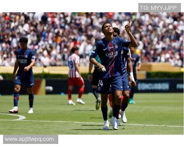 英超精彩对决那不勒斯大胜巴黎圣日耳曼补时进球点燃全场激情