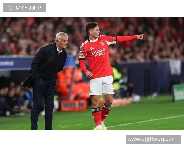 西甲赛场惊现冷门莱比锡大胜本菲卡上演帽子戏法引发全场狂欢